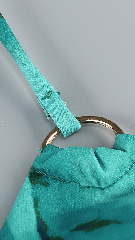 ABITO CON APERTURA SUL PETTO E ABITO MIDI VERDE