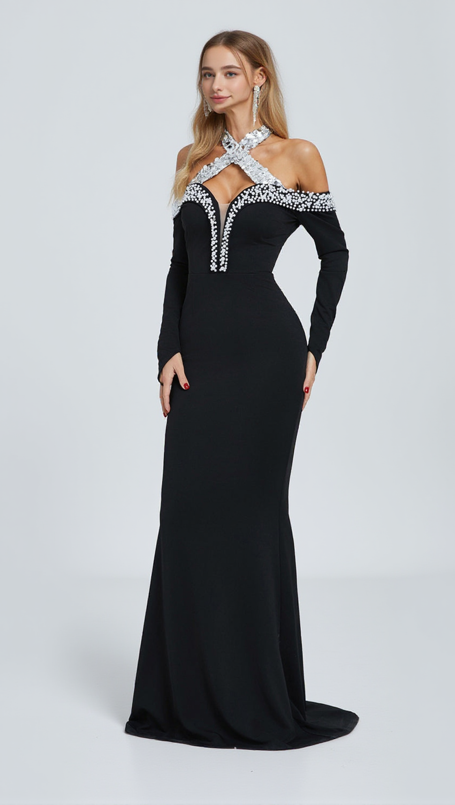 Neckholder-Maxikleid mit Perlen- und Kristallbesatz