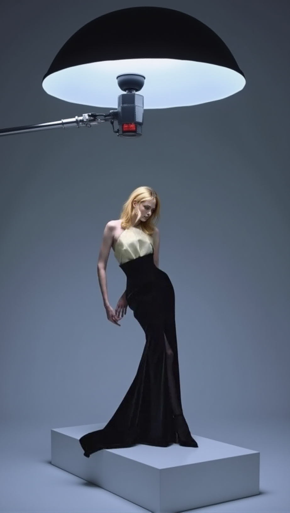 Trägerloses Meerjungfrau-Maxi-Samtkleid Schwarz Elfenbein