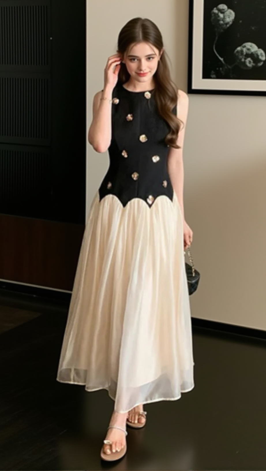 Ärmelloses Midikleid aus Netzstoff mit Stereoscopic Flower