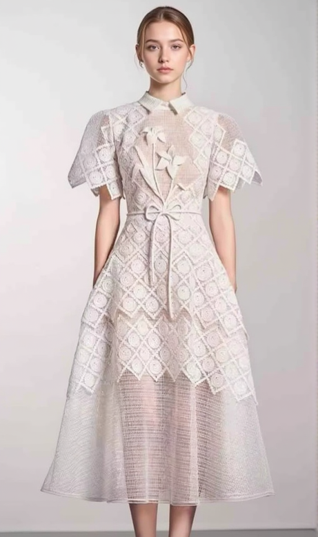 ABITO MIDI CON RICAMI IN BIANCO