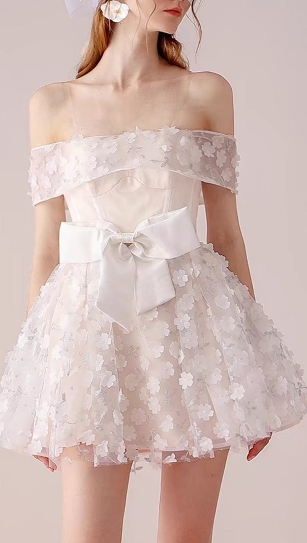 AIIZIE BOW-KNOT ONE-SHOULDER FLORAL MINI DRESS IN WHITE - product image