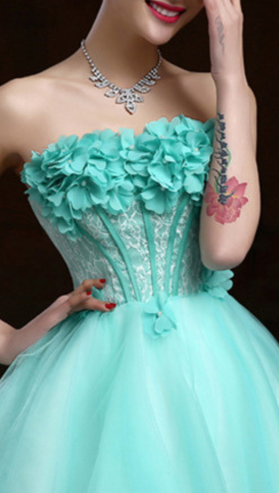 ANEIRA CORSET FLOWER MINI DRESS IN GREEN