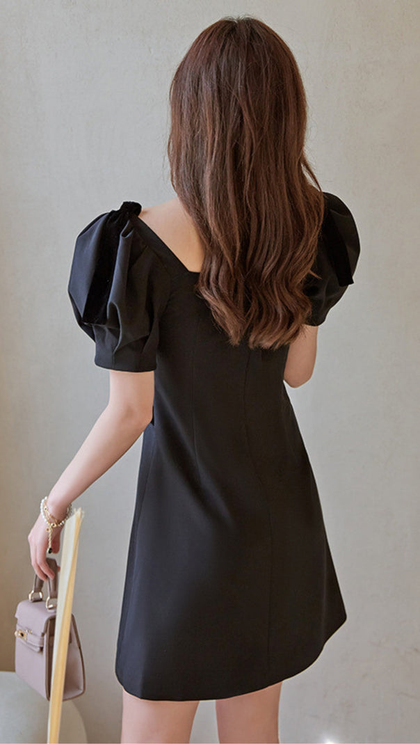 AIIZIE VELVET TIERED PUFF SLEEVE MINI DRESS IN BLACK - product image
