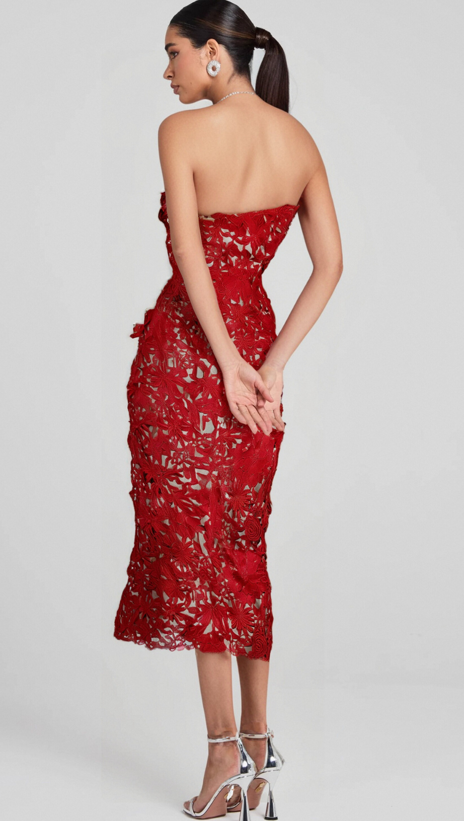 FLORAL EMBROIDERED MIDI DRESS IN RED