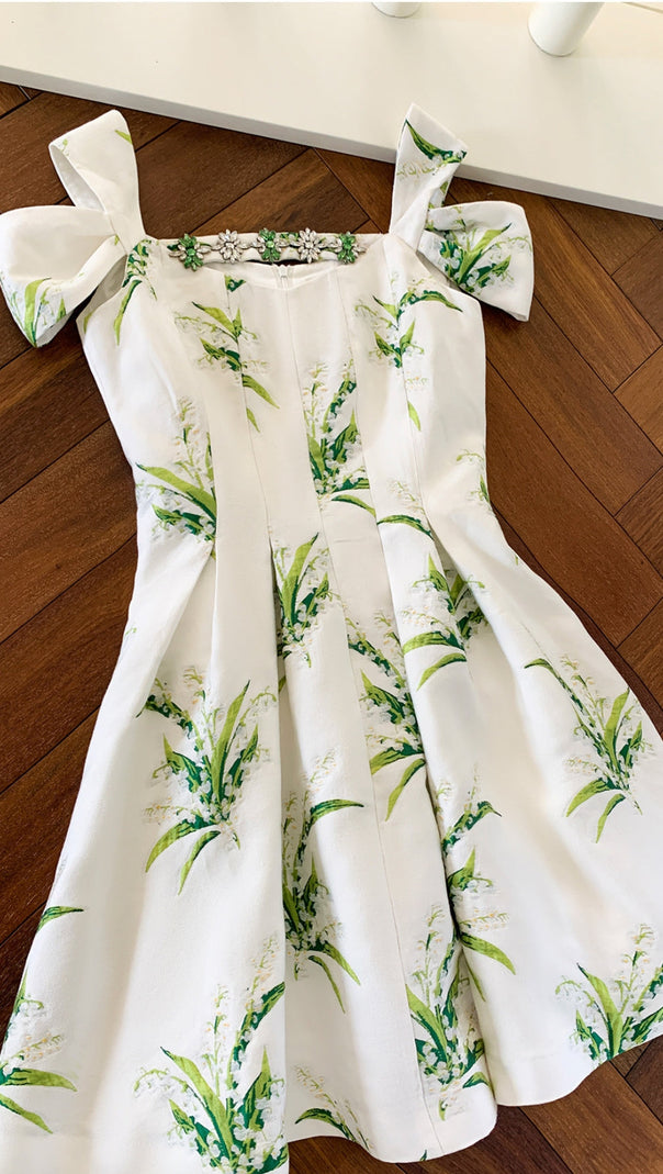 AIIZIE FLORAL PRINTED MINI DRESS IN WHITE - product image