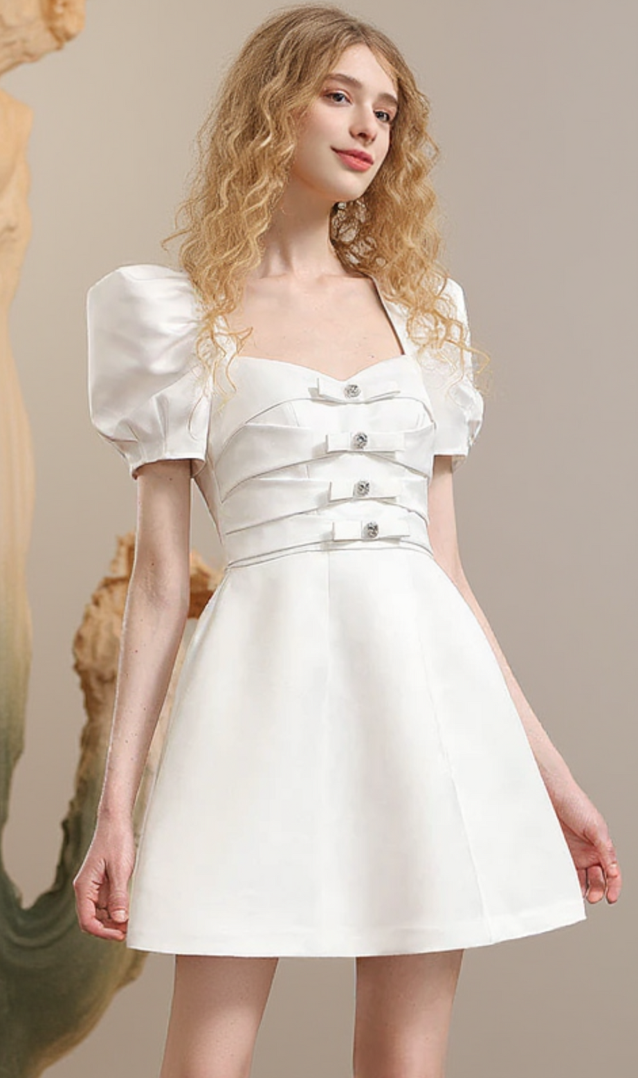 Prinzessinnen-A-Linien-Kleid mit Puffärmeln und Schleife in Weiß