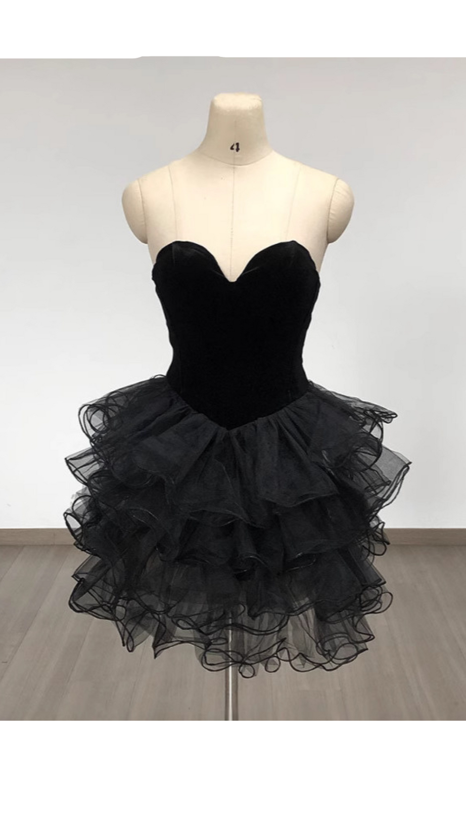 trägerloses, gerüschtes Organza-Korsett-Minikleid in Schwarz