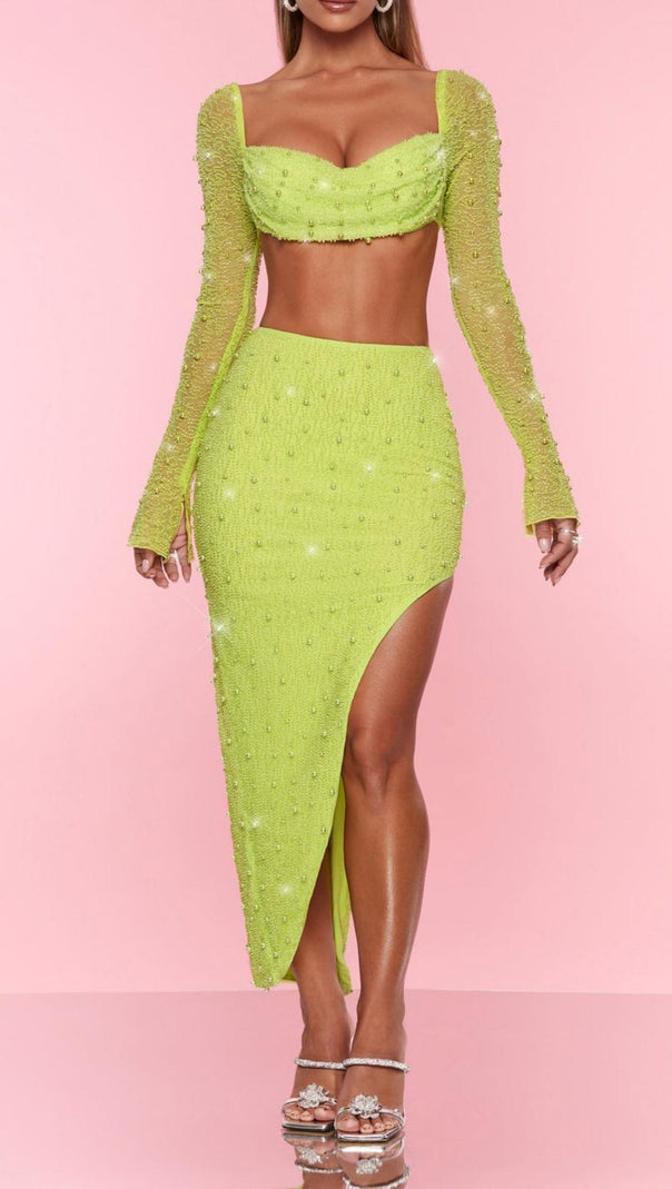 Zweiteiliges Kleid mit Perlen und einzelnen Ärmeln