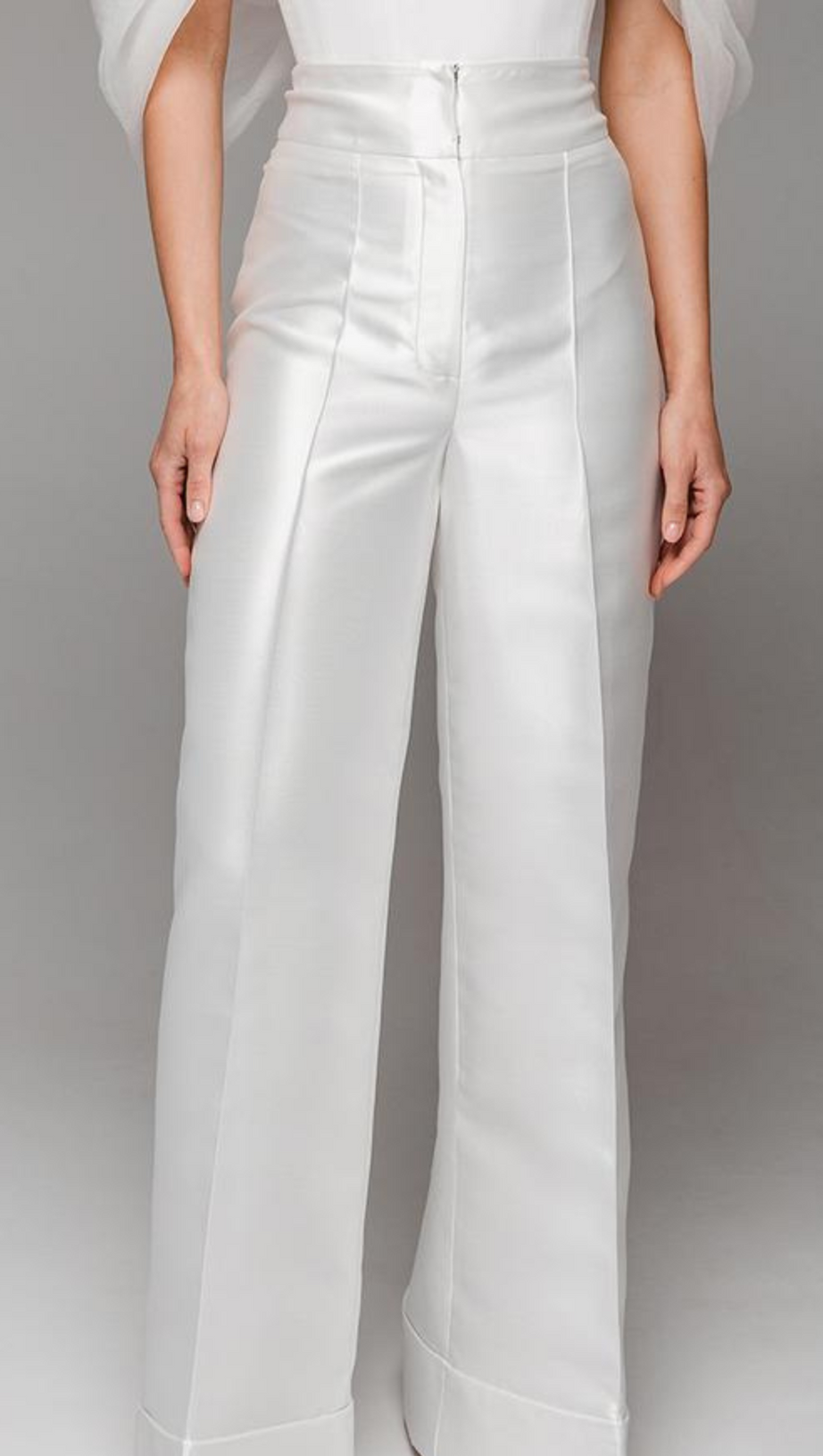 ANILA WEISSER SHOULDER-JUMPSUIT AUS TÜLLÄRMELN UND KORSETT