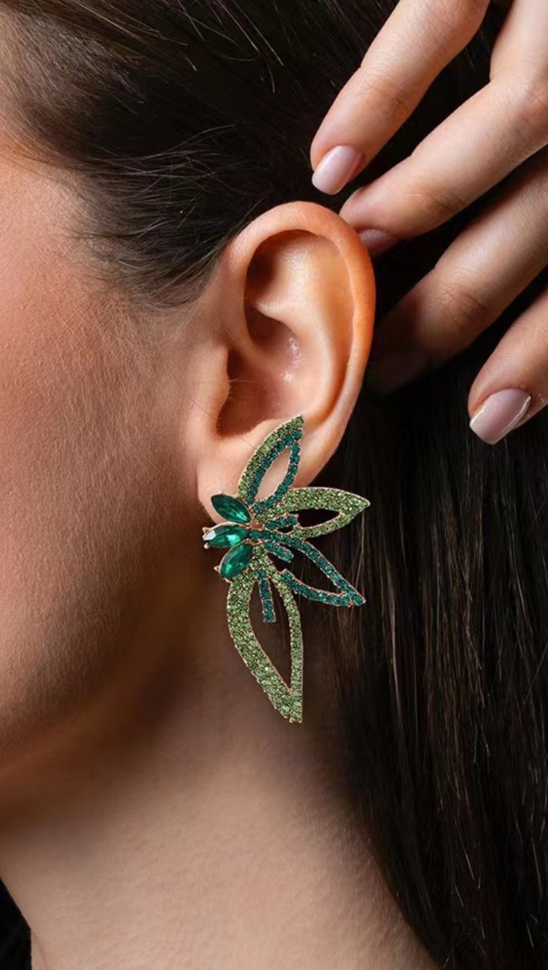 GREEN CRYSTAL FLOWER EARRINGS