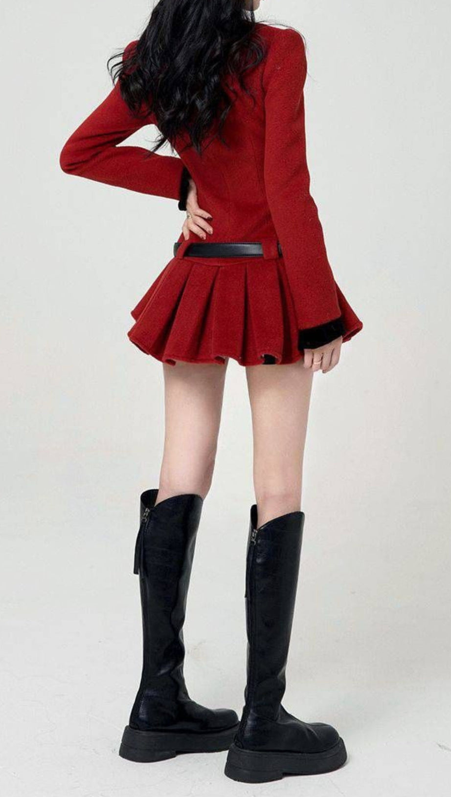 LONG SLEEVES ULTRA SHORT PLEATED DRESS IN BURGUNDY