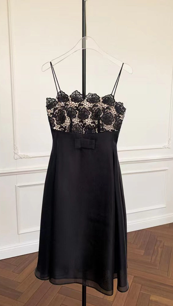 ABITO MIDI CON CAMICIA IN PIZZO NERO 