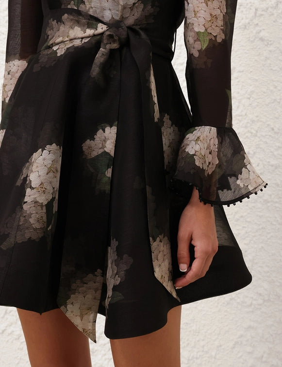 Langärmliges Minikleid mit Hortensienmuster