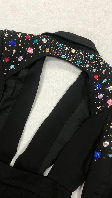 TUTA BLAZER CON RICAMI NERI