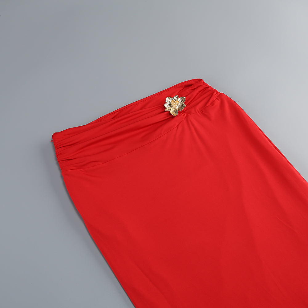 Roter Anzug mit schrägem Kragen und hoher Taille und schmalem, langem Rock 
