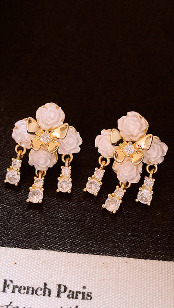 AIIZIE DYSIS FLOWER EARRINGS - product image