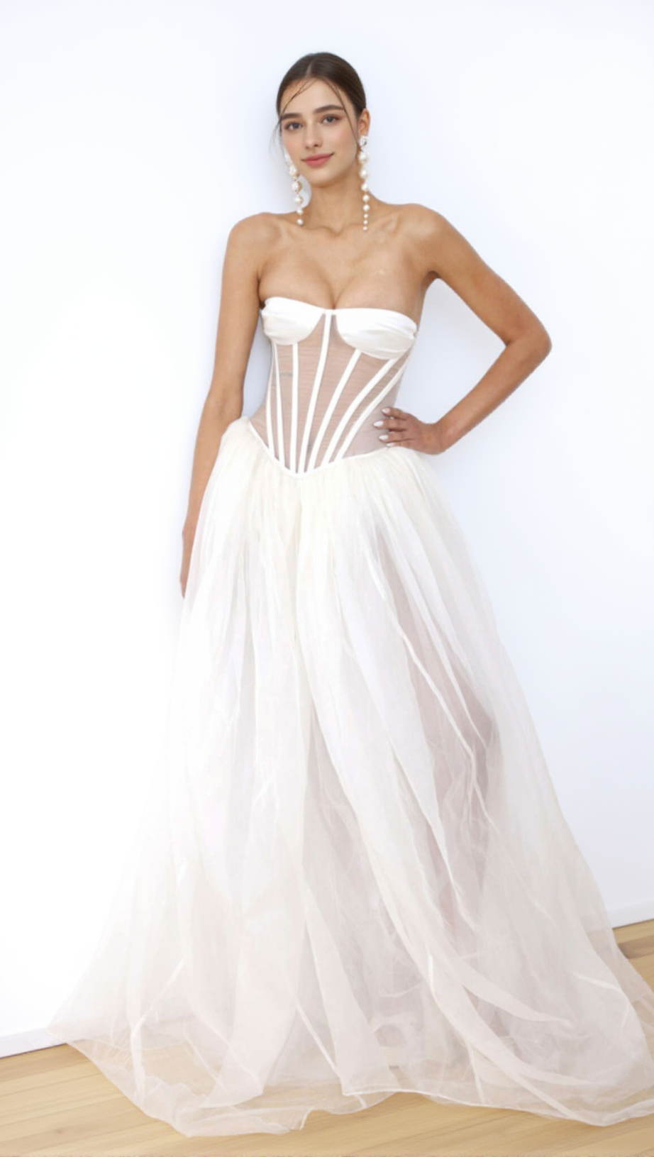 ODILE STRAPLESS GOWN IN WHITE