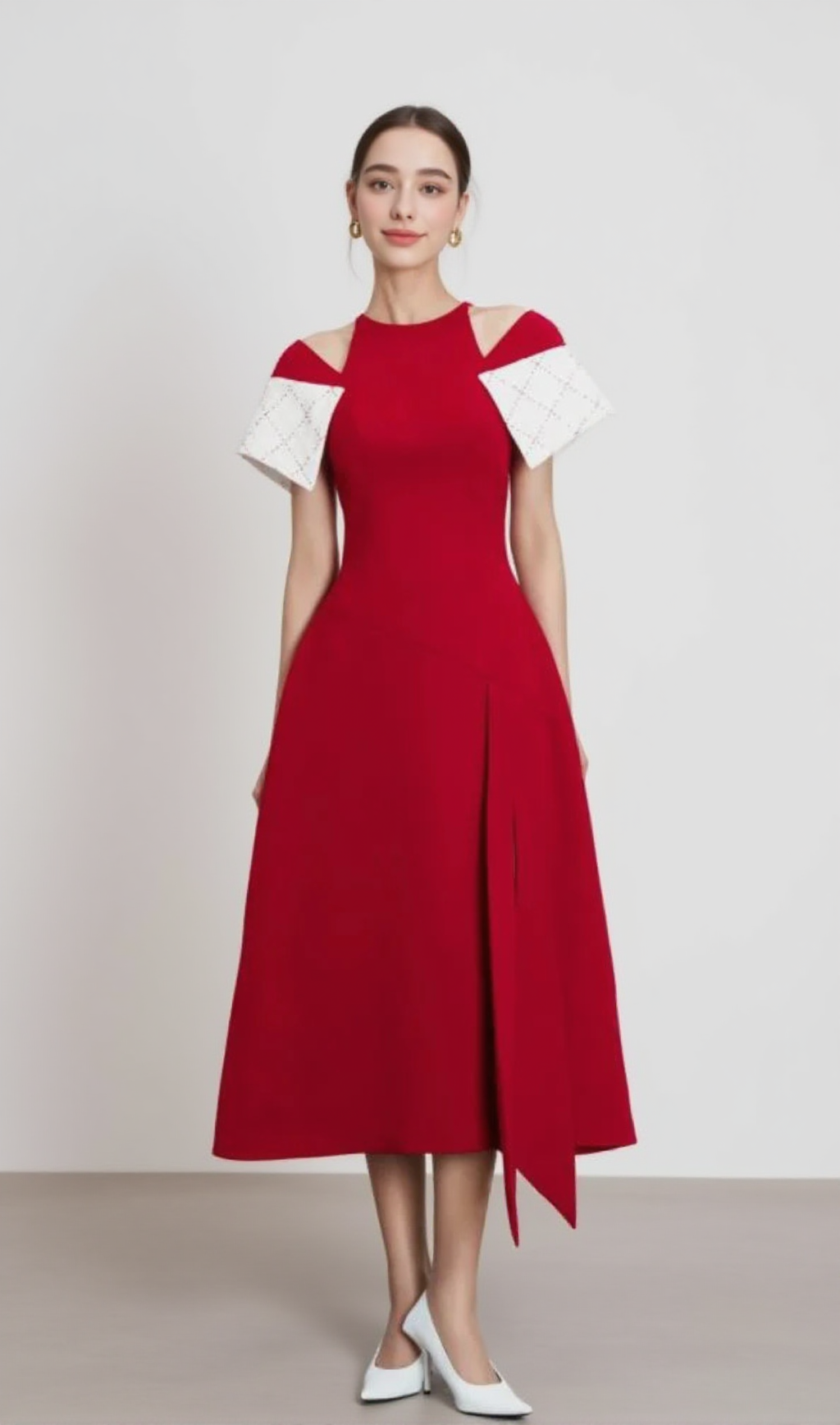 TIFFANY ZWEIFARBIGES MIDIKLEID MIT SCHLITZ