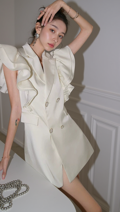 RUFFLE SLEEVE MINI DRESS IN WHITE