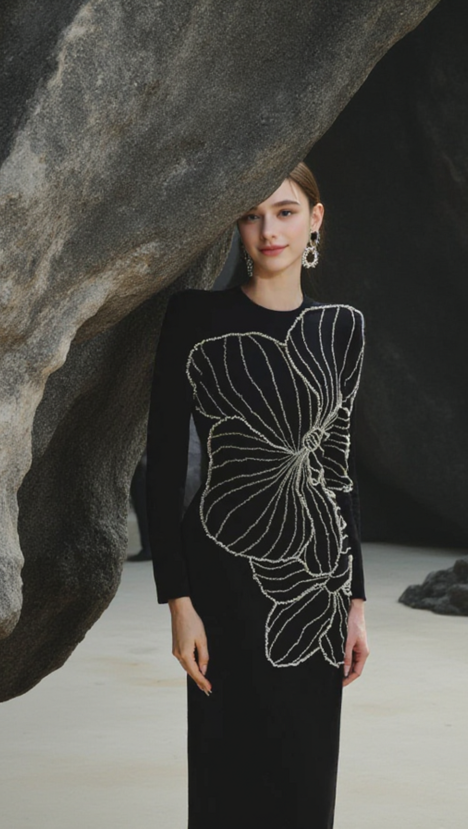 RAELYNN BODYCON LONG SLEEVE CREPE MAXI DRESS