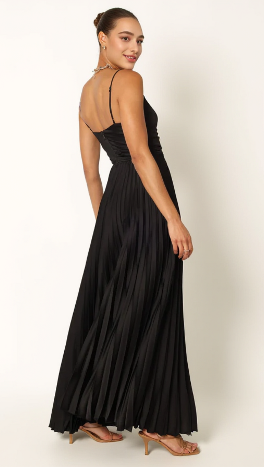 ABITO LUNGO PLISSETTATO NAIRA NERO