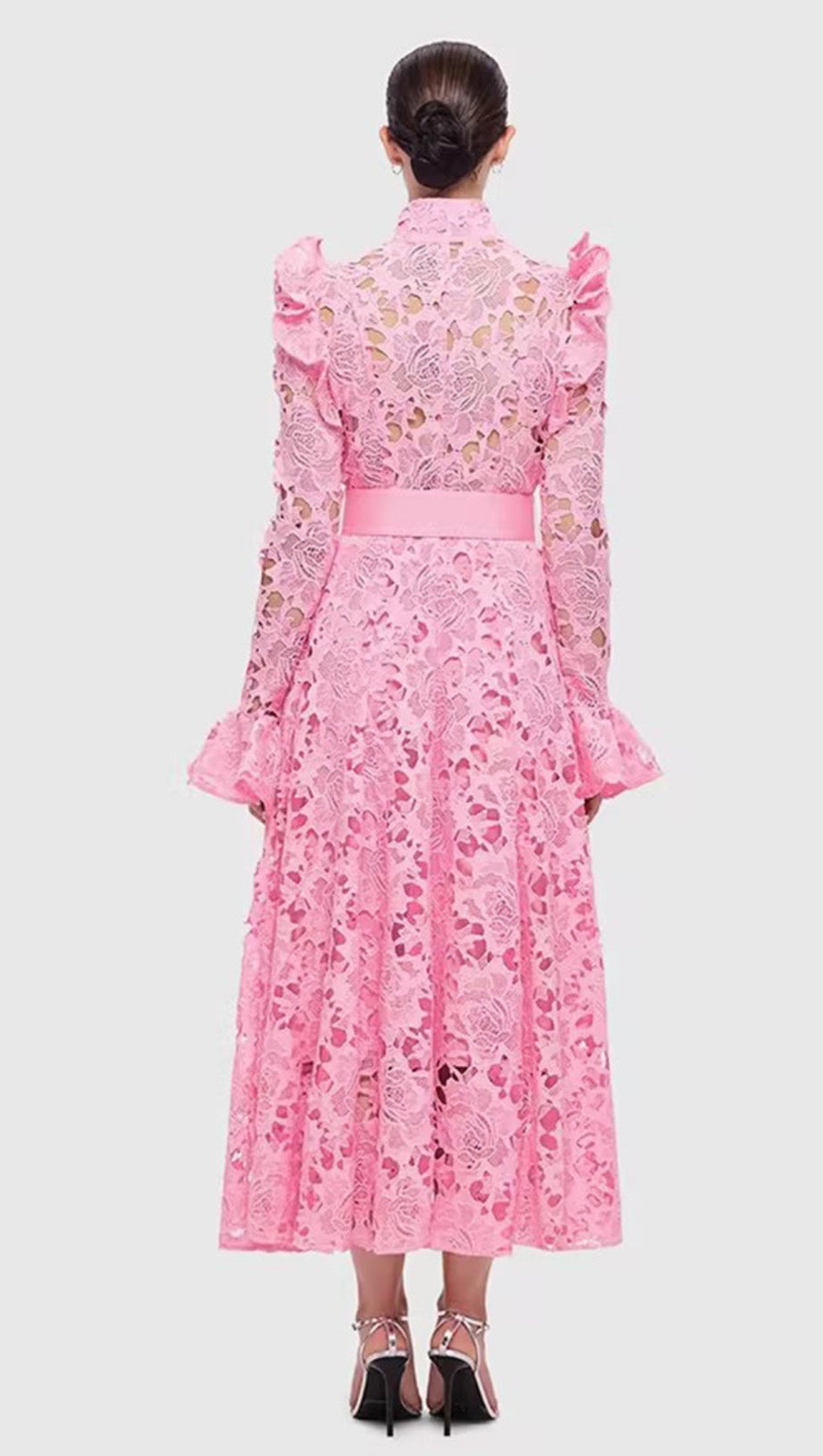 LACE BUTTERFLY SLEEVE MIDI DRESS IN PINK