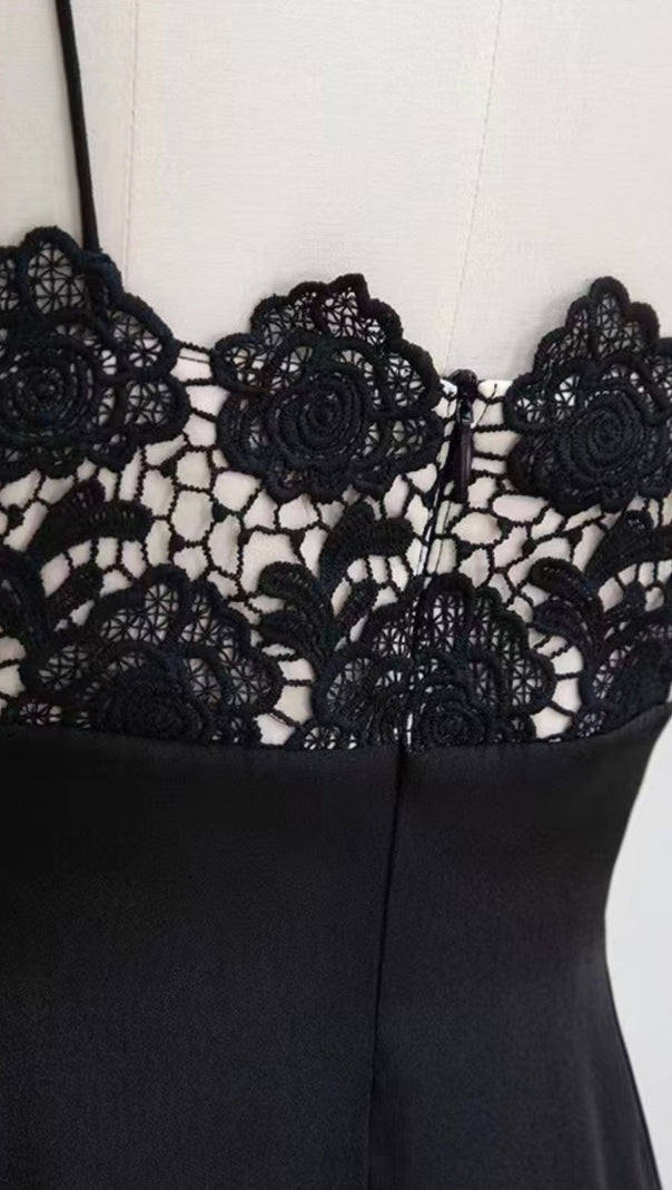 ABITO MIDI CON CAMICIA IN PIZZO NERO 