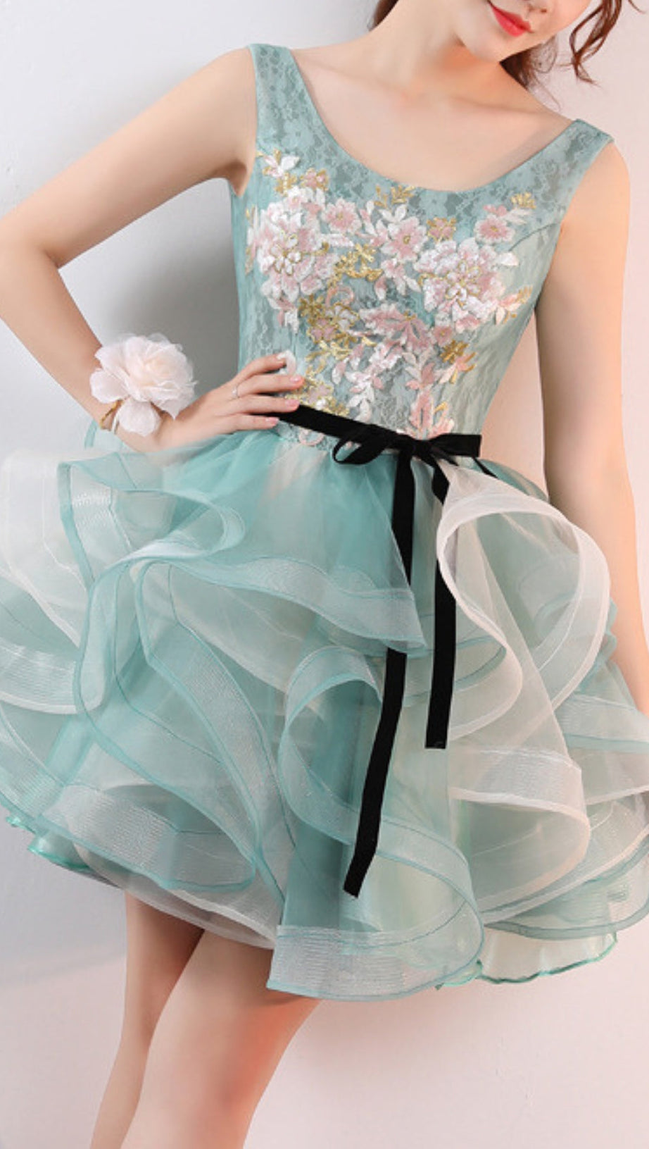 ANEKO BLUMEN-PAILLETTEN-MINIKLEID IN GRÜN