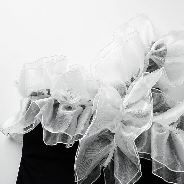 Einteiliger Badeanzug mit Rüschen und Nähten an einer Schulter