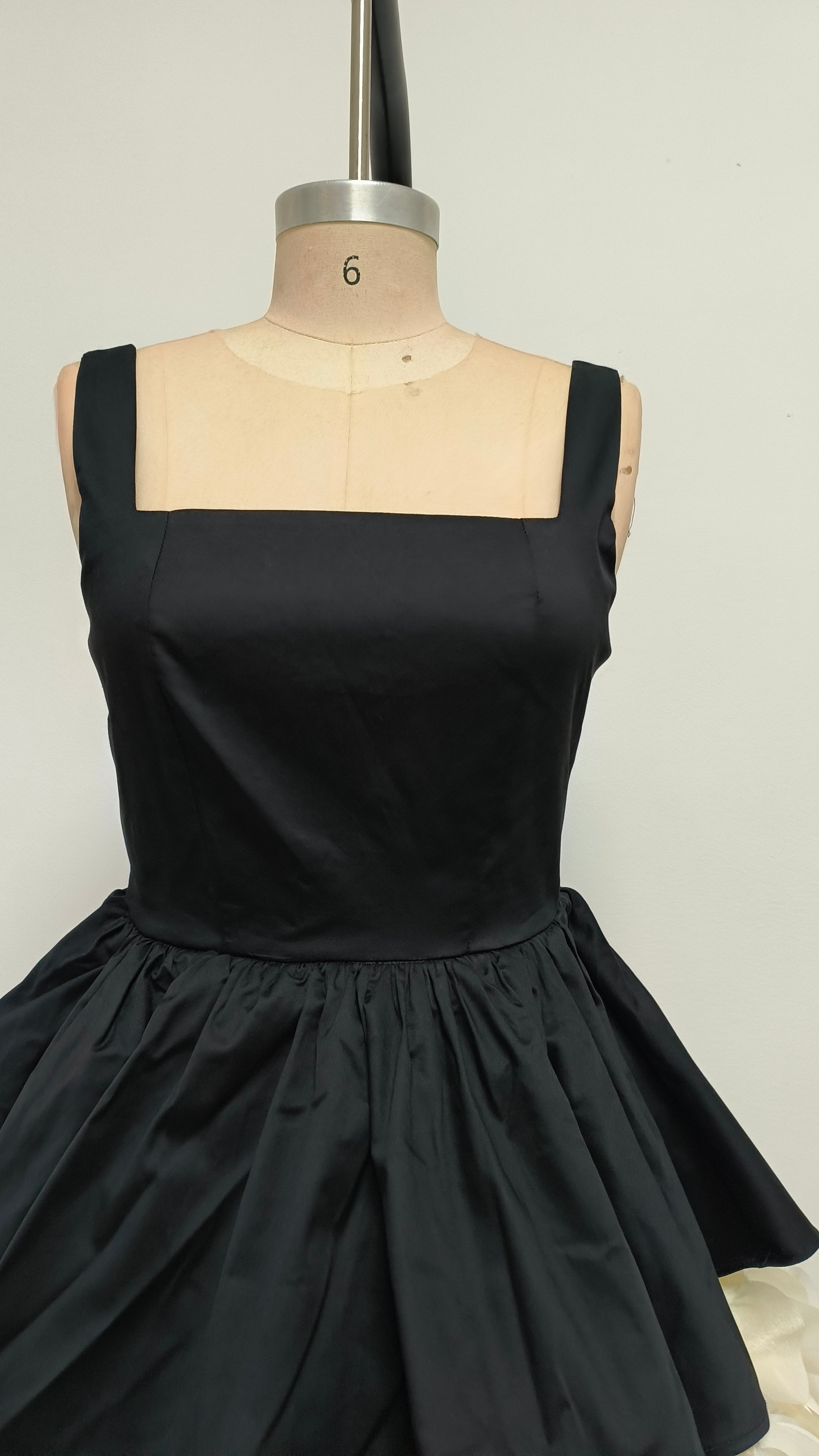 BLACK MINI DRESS PUFFY SKIRT