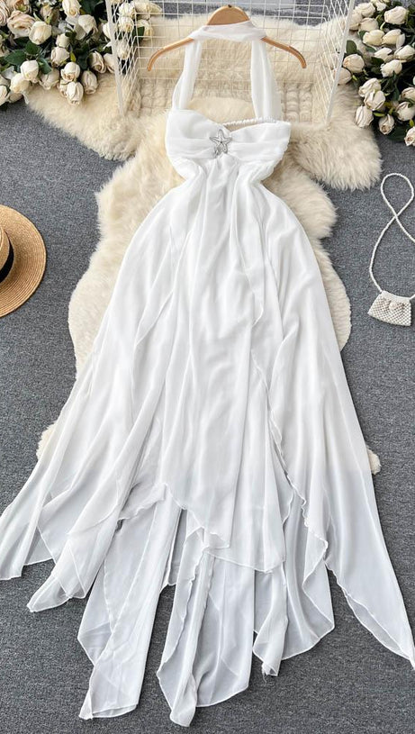 Elegantes weißes trägerloses Maxikleid 