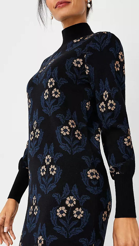 Petite – Geblümtes Pulloverkleid mit Stehkragen in Schwarz