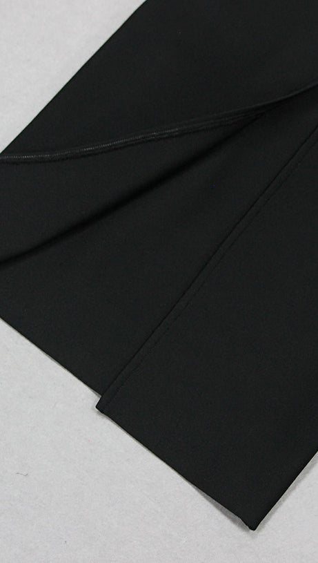 ABITO MIDI ADERENTE CON FIORI 3D IN NERO