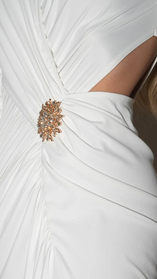 AIIZIE VANESSA V-NECK RUCHED CUTOUT MAXI DRESS IN WHITE - product image