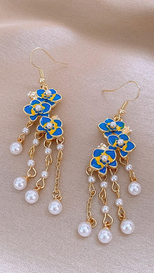 AIIZIE DAVE BLUE FLOWER PEARL EARRINGS - product image