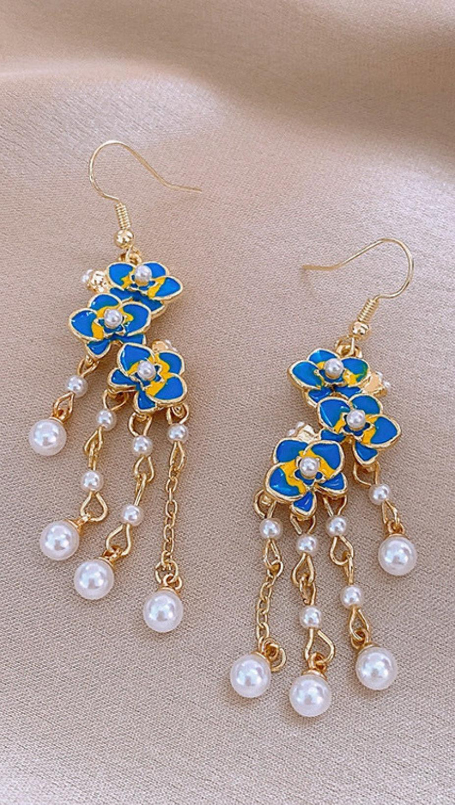 DAVE BLUE FLOWER PEARL EARRINGS