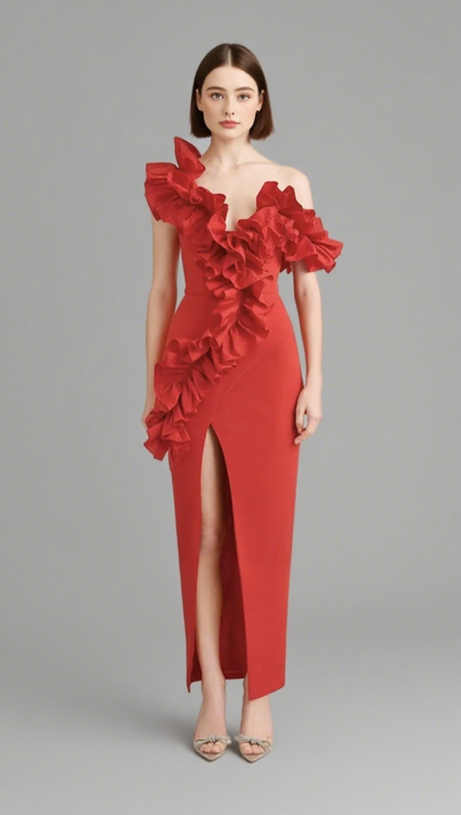 Rotes Midikleid mit One-Shoulder-Träger, Rüschenbesatz und Schlitz