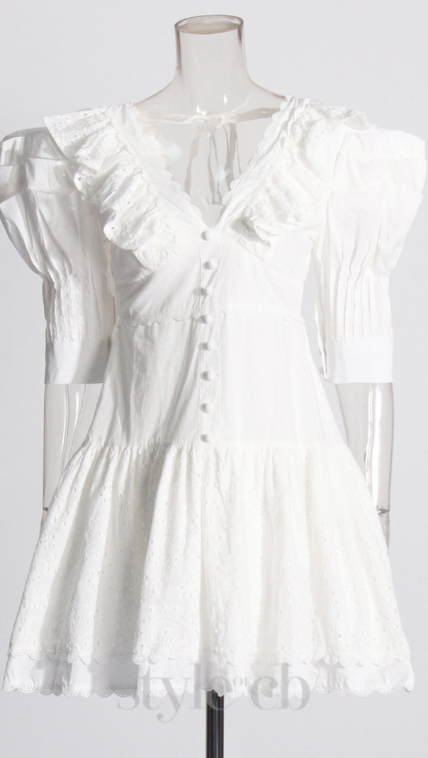 Weißes Minikleid mit V-Ausschnitt und Stickereien