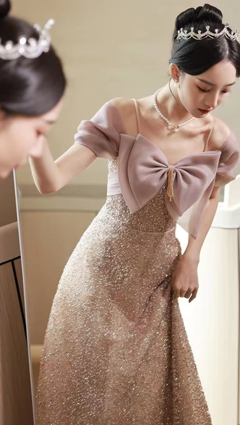 ABITO SENZA SPALLINE CON PAILLETTES ROSA