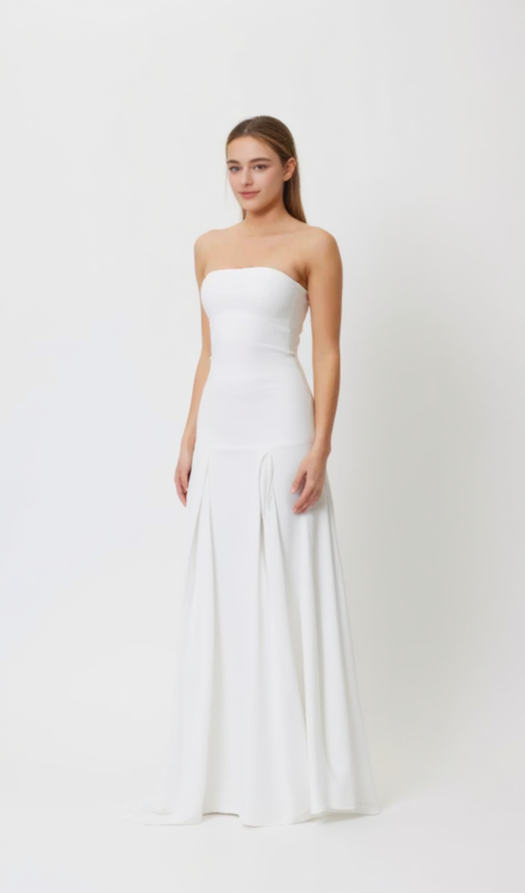 PLEATED TRIM STRAPLESS MAXI DRESS IN WHITE