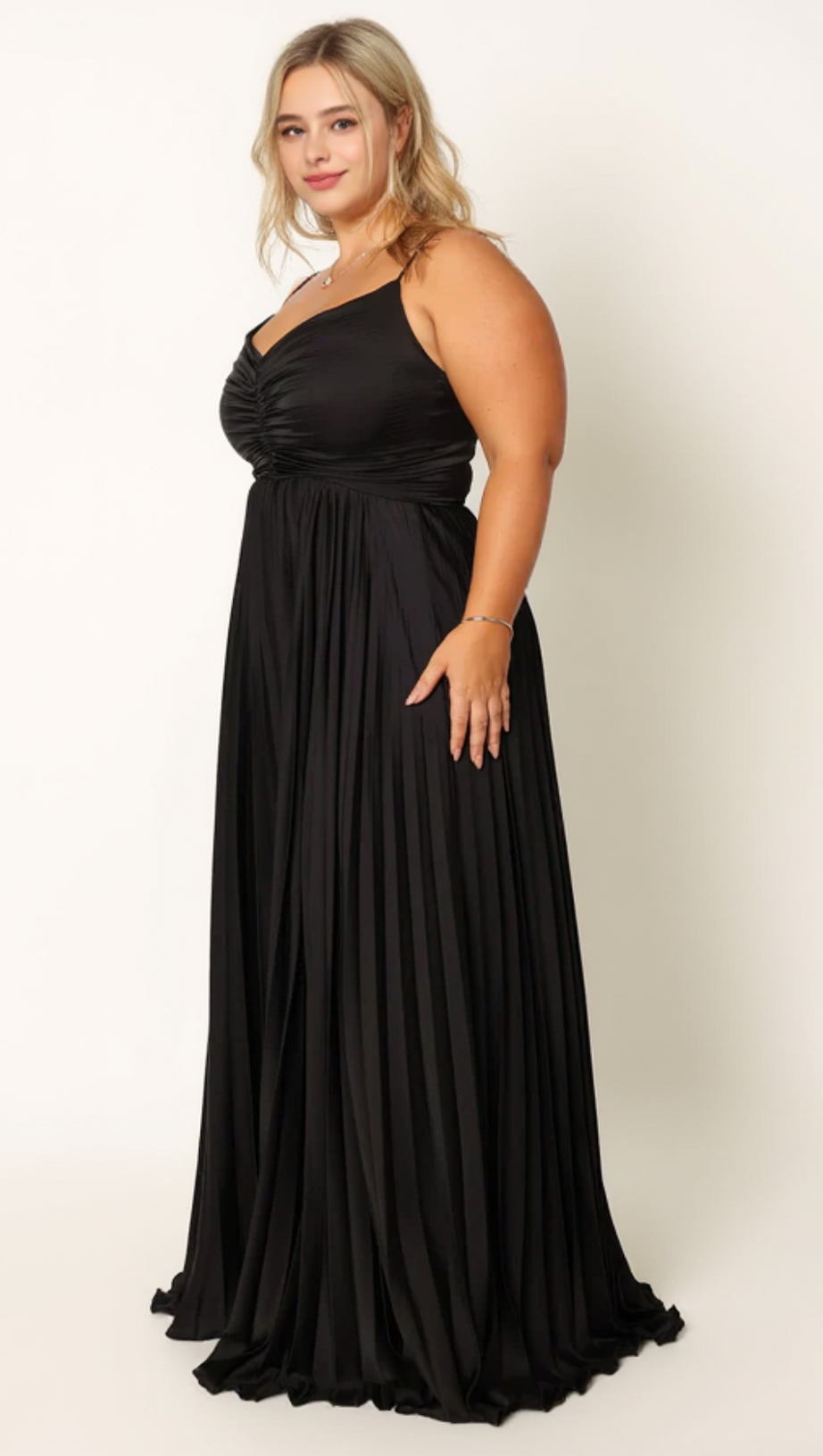 ABITO LUNGO PLISSETTATO NAIRA NERO