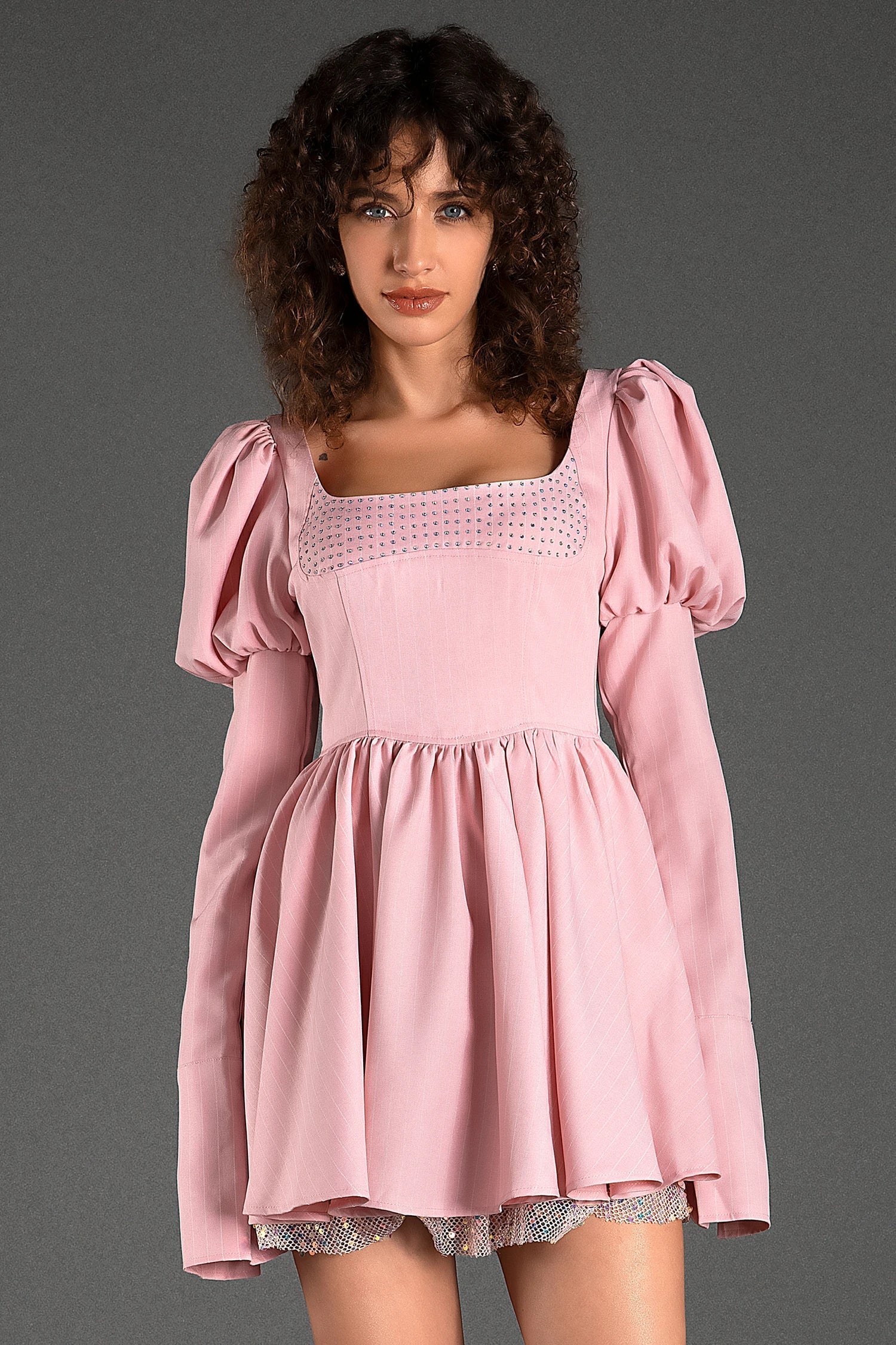 Mideia Minikleid mit Puffärmeln und eckigem Ausschnitt