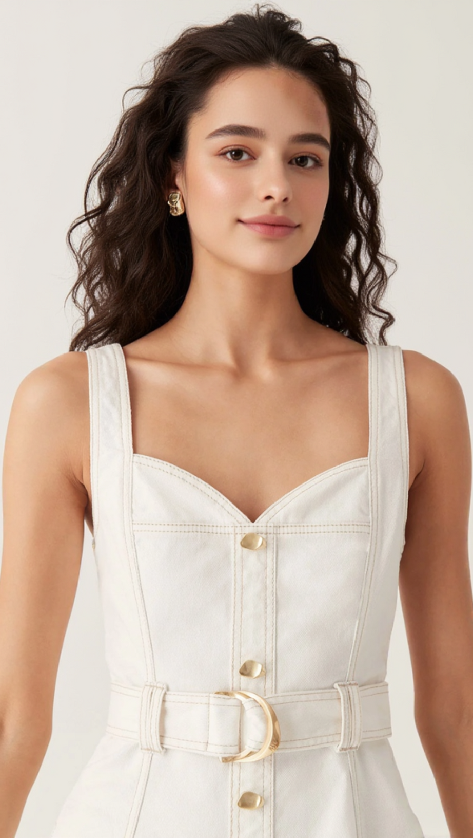 Midikleid mit herzförmigem Ausschnitt und Gürtel in Elfenbein