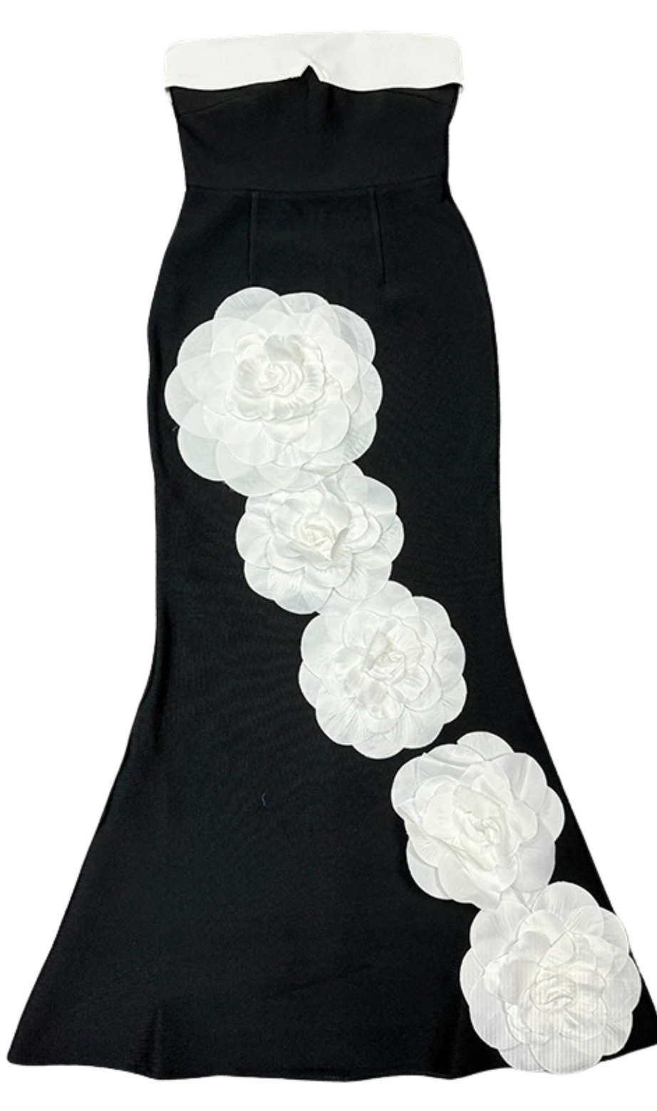ABITO LUNGO CON SPALLE SCOPERTE E FIORI BIANCHI IN NERO