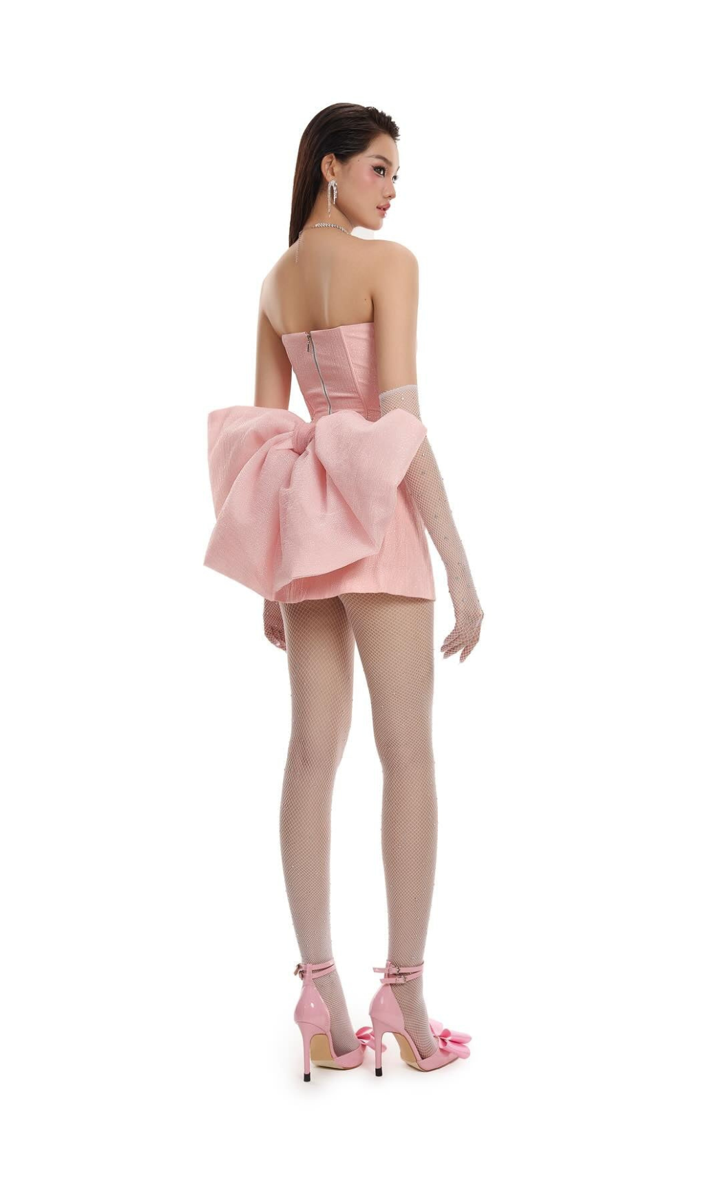 COMPLETO CON GONNA ROSA E FIOCCO SUL RETRO