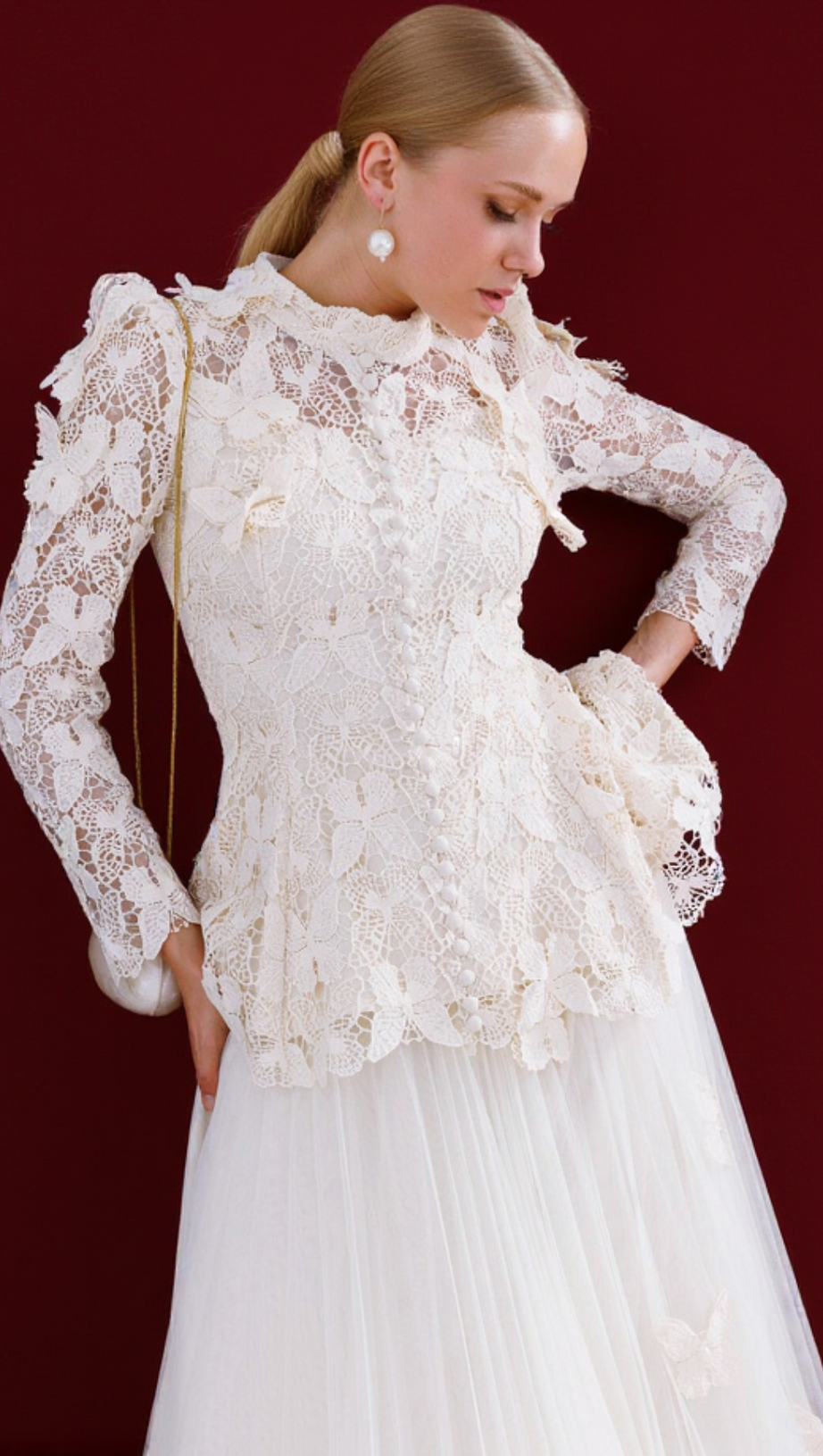 COMPLETO GONNA IN RETE CON RICAMI DI FIORI