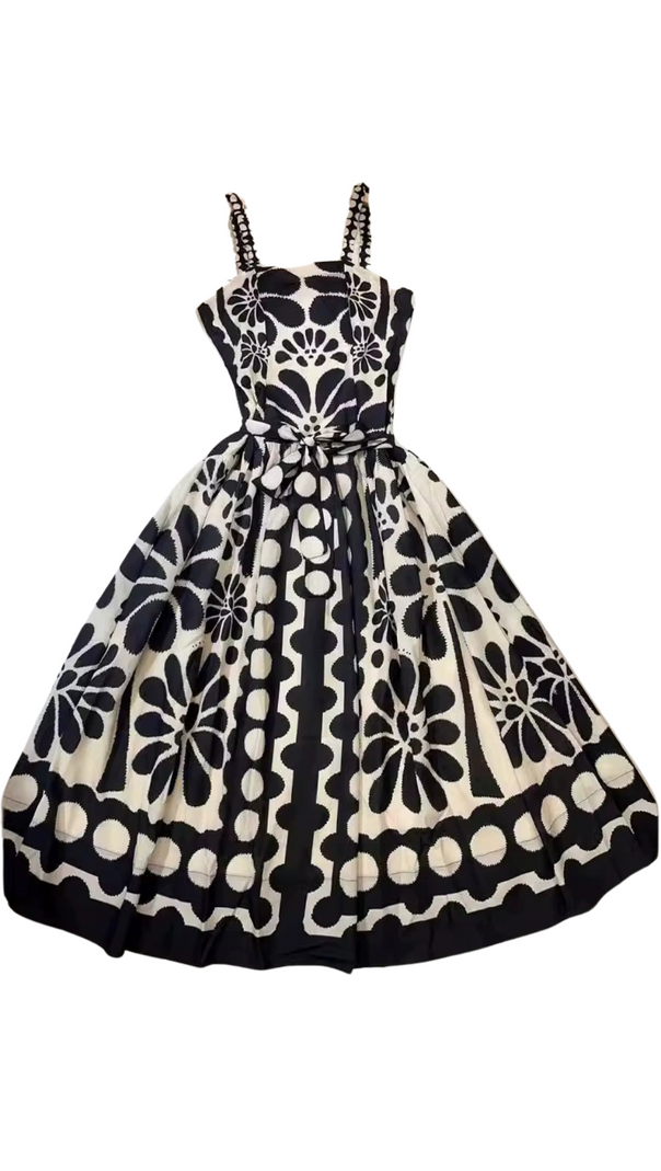 AIIZIE STRAP PRINTED MIDI DRESS IN BLACK - product image