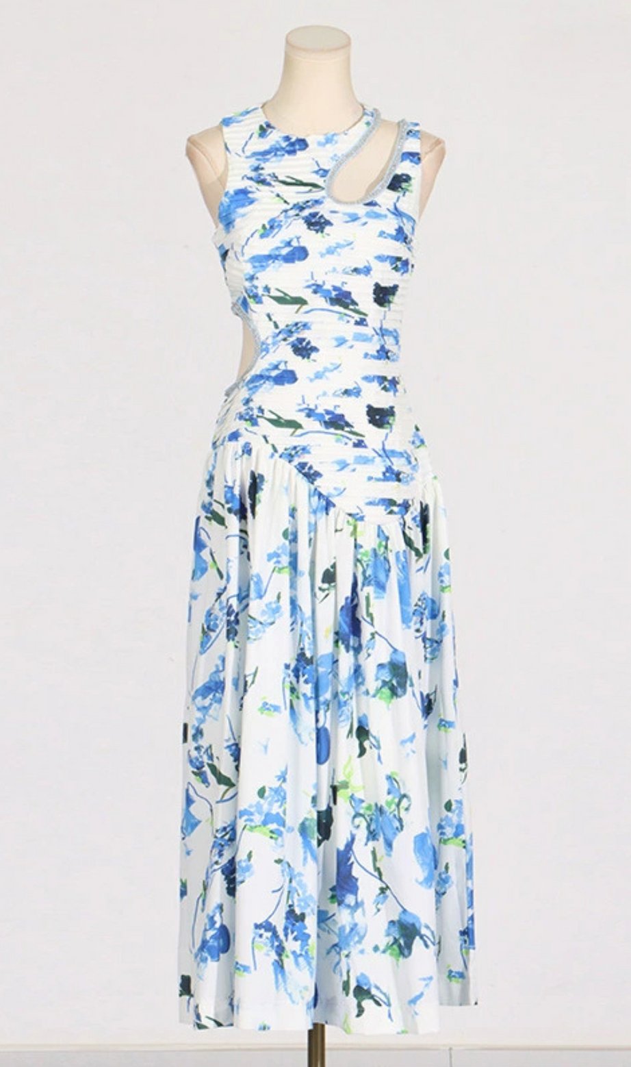 FLORAL CUTOUT MIDI DRESS IN BLUE