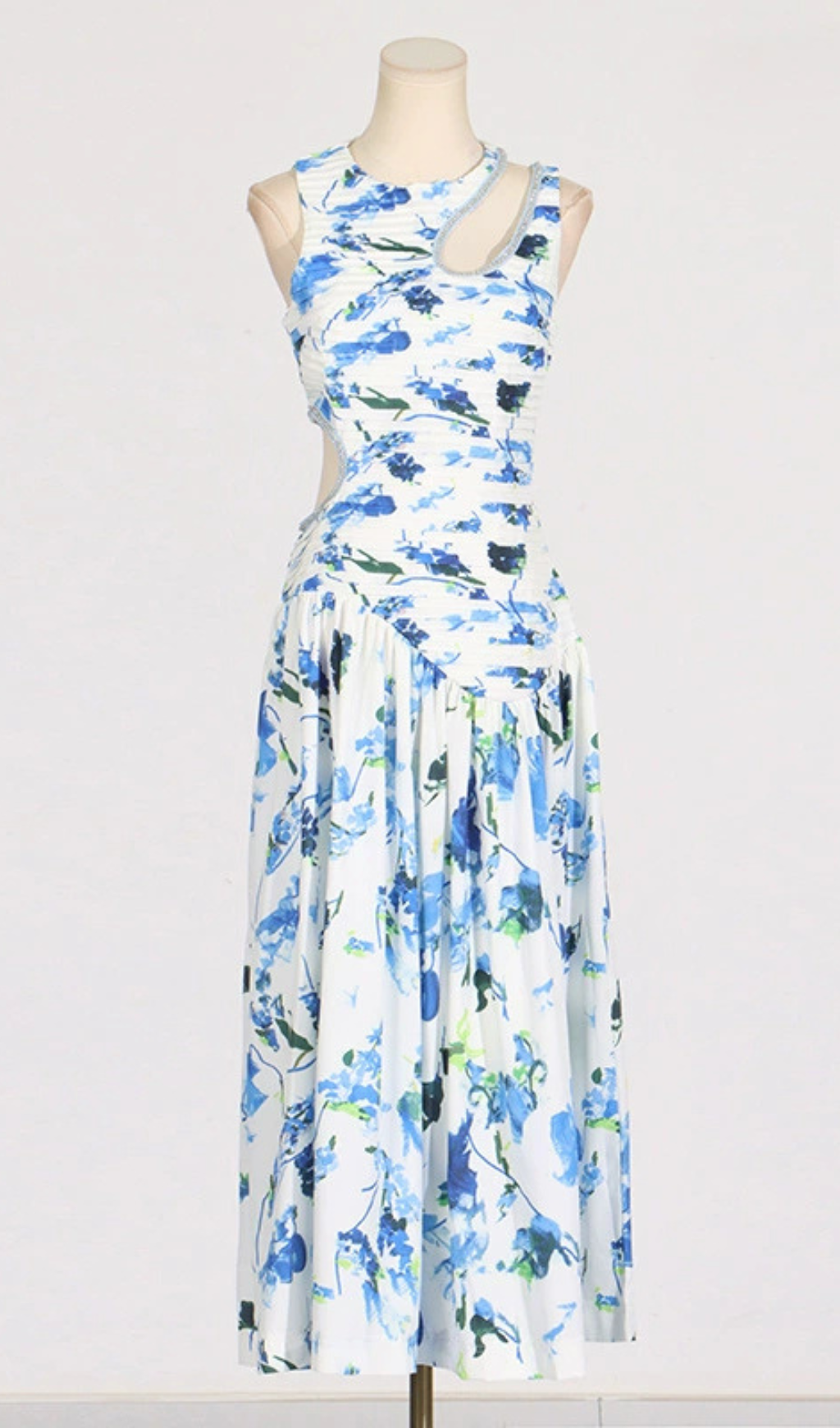 FLORAL CUTOUT MIDI DRESS IN BLUE